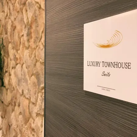 Luxury Townhouse *